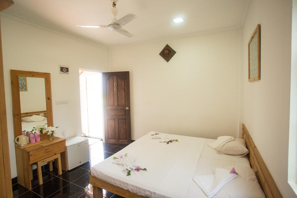 Faza View Inn, Maafushi Exteriör bild