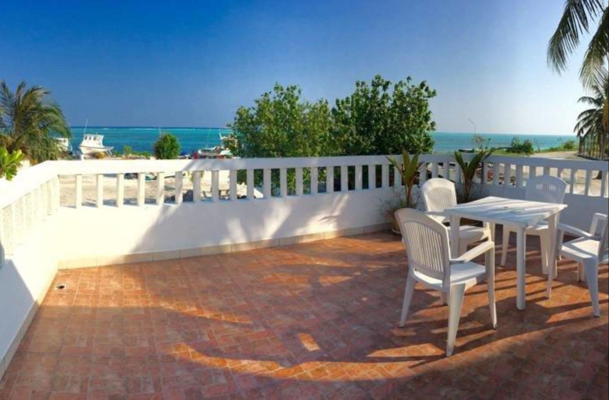 Faza View Inn, Maafushi Exteriör bild